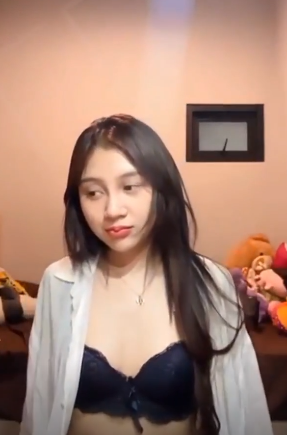 Nonton Film Pengen Mandi Bareng Kak Just Somecy Seleb Cantik Terbaru
